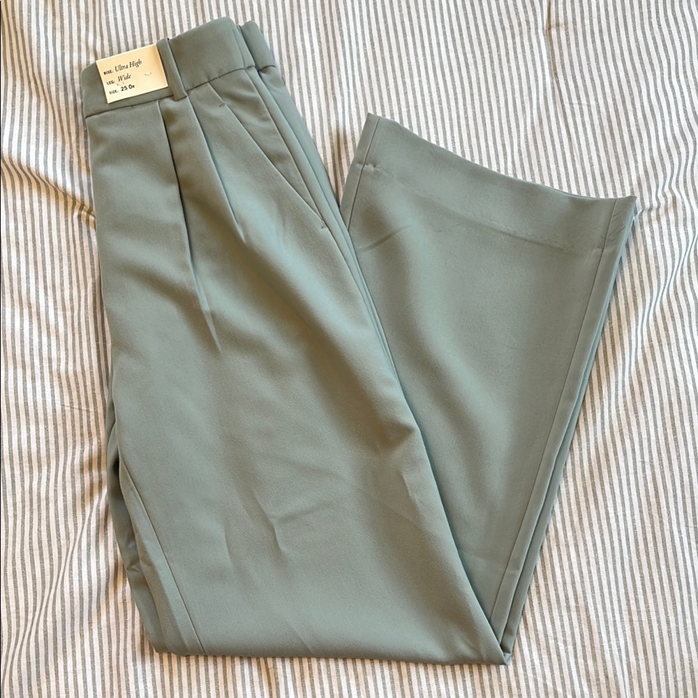 Abercrombie & Fitch Trouser